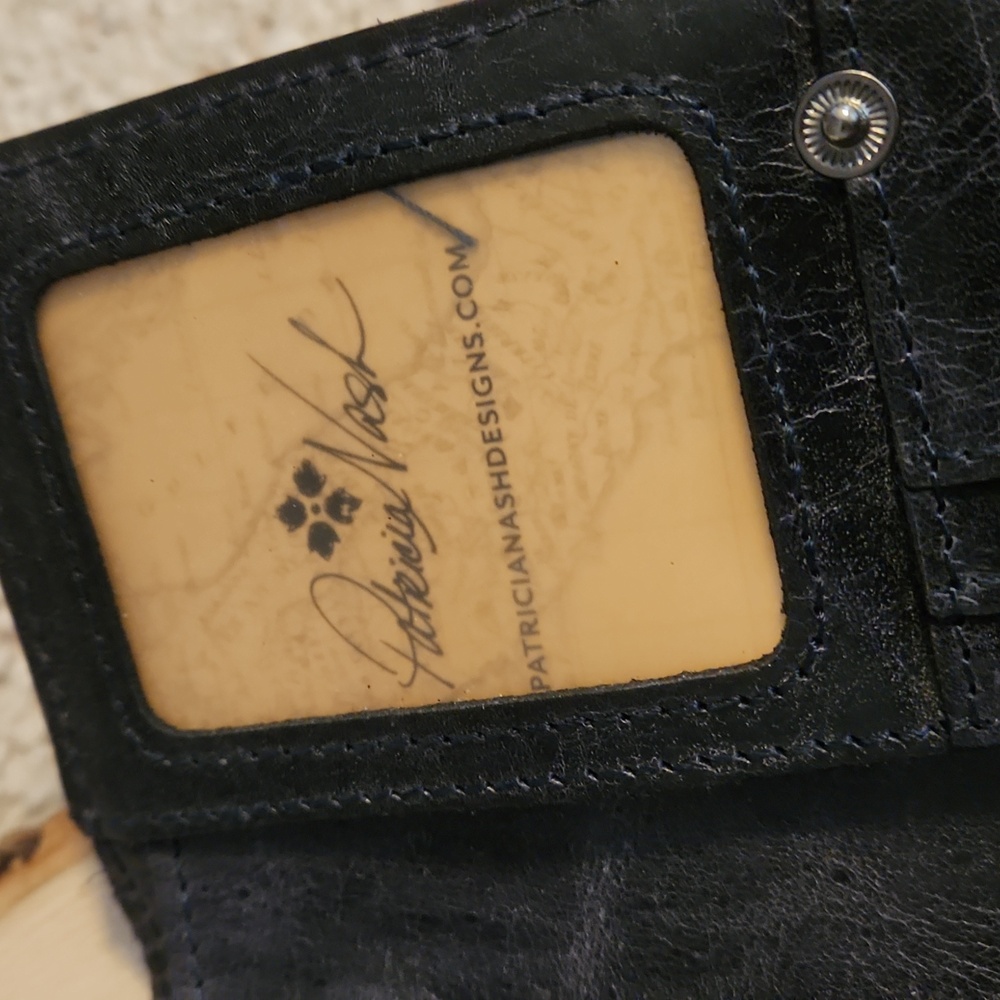 Patricia Nash Black Leather Flower Design Distressed Tri-Fold Wallet - Picture 8 of 9